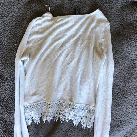 H&M thin light blue women’s blouse - Picture 2 of 2